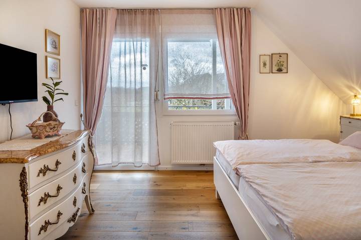 Ganzes Studio, Studio 'Anemone' mit Gemeinschaftsgarten, Balkon und Wi-Fi in Vogtsburg - Oberrotweil, Vogtsburg im Kaiserstuhl