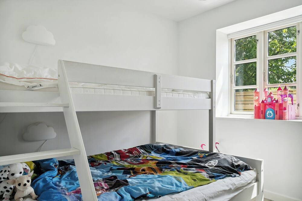 Geniet van Møn vanuit een historisch huis in Stege, Zweedse Oostzee