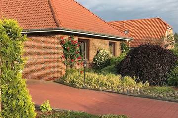 Ferienhaus für 4 Personen, mit Garten in Hage