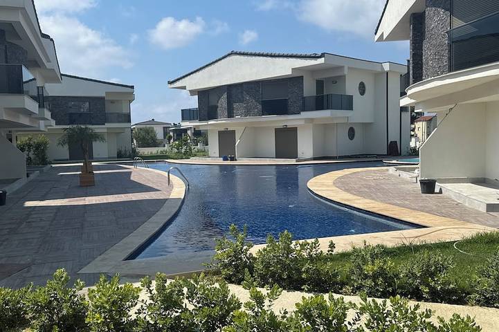Holiday apartment for 4 people, with balcony and garden as well as pool - 1