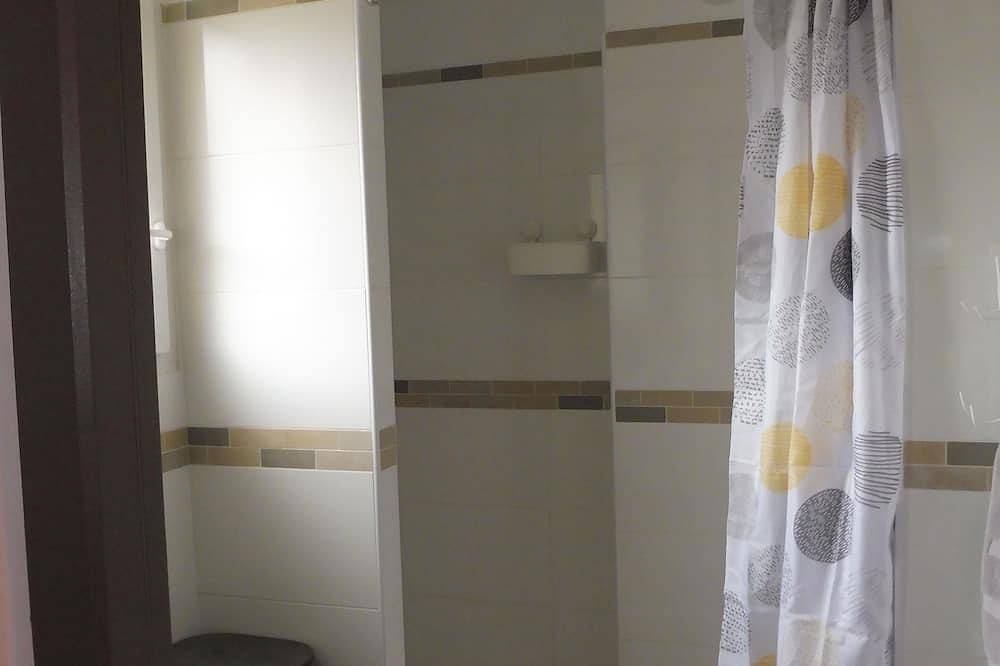 Appartement entier, Appartement dans résidence avec piscine, gardien , 7 minutes à pied de la plage in Pinarellu, Zonza