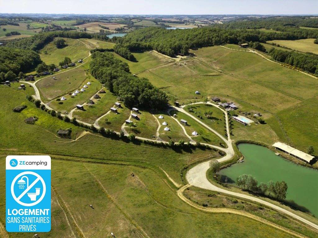 Zecamping 4* piscine chauffée chiens acceptés club enfant roulotte Bbq in Estipouy, Gers