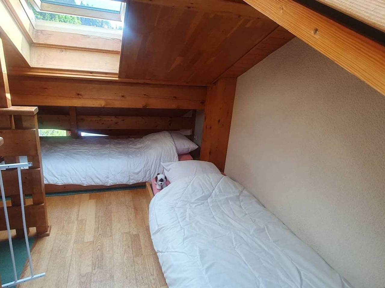 Entire apartment, Charming T3 Duplex in Les Gets with Parking and Village View in Les Gets, Les Portes du Soleil