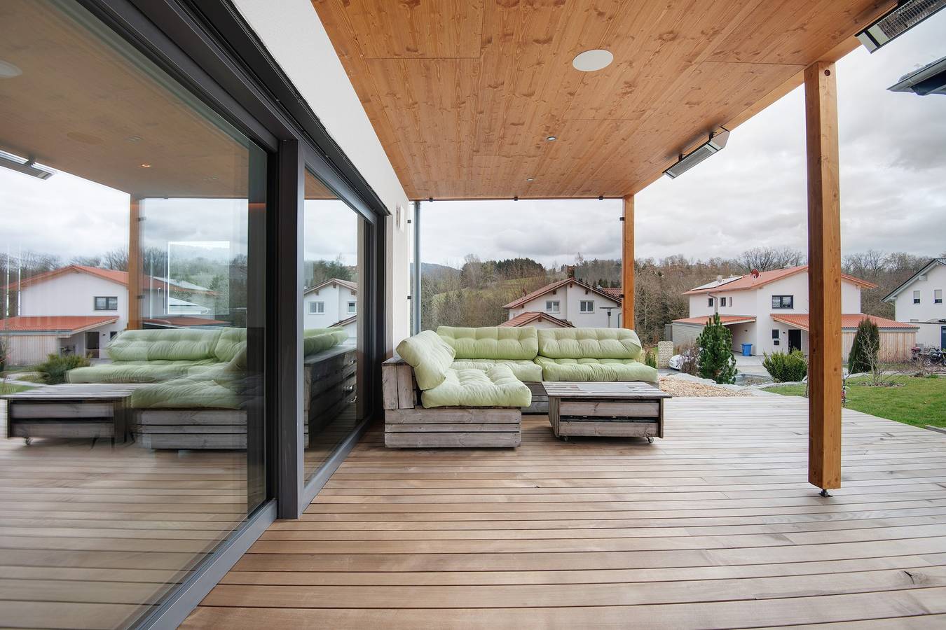 Chalet 'Bayerwald Refugium' mit Bergblick, privater Dachterrasse, Sauna, Whirlpool und W-Lan in Schwarzach, Ostbayern