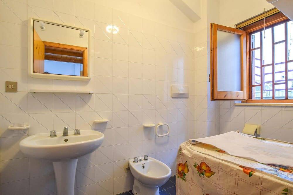 Ganze Wohnung, 1 bedroom cozy apartment in Acqualadrone in Messina, Messina Provinz