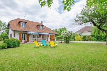 Gîte pour 6 personnes, avec jardin à Piney