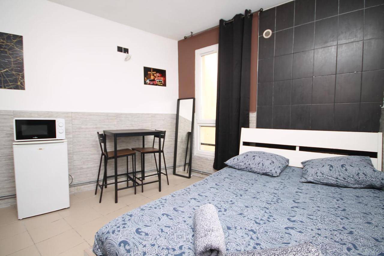 Double Room in Saint-Denis, Seine-Saint-Denis