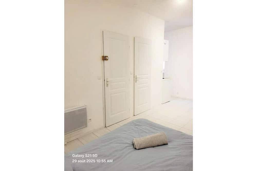 Ganze Wohnung, Studio 3: Cozy downtown studio •  Air conditioning, Wi-Fi, Tv in Bédarieux, Béziers und Umgebung