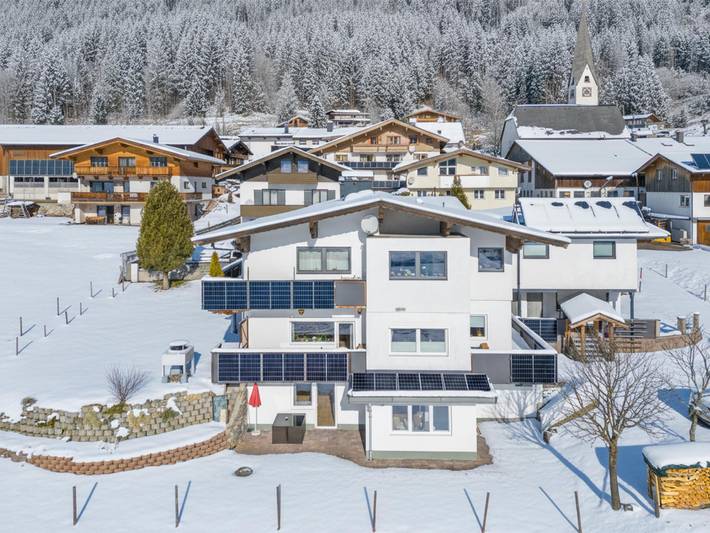 Ganze Wohnung, Sonnige Ferienwohnung, Terrasse und Bergblick in Loferer und Leoganger Steinberge, Sankt Jakob in Haus
