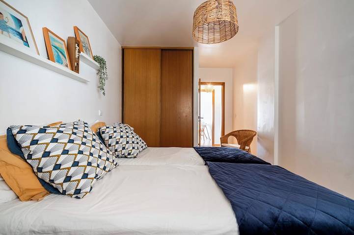 Ganze Wohnung, In the centre of Olhão, Parking, Pool, BBQ, A/C, 3 min walk from the Pier in Olhão, Parque Natural da Ria Formosa