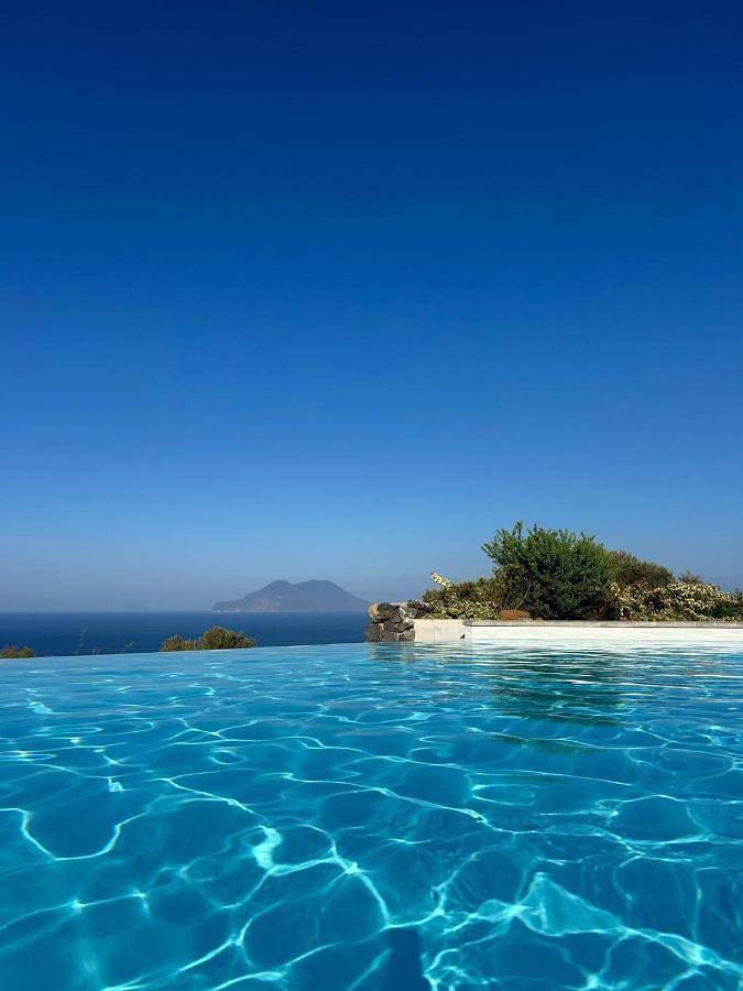 Gîte pour 3 personnes, avec Terrasse ainsi que Piscine et Vue à Filicudi - 4