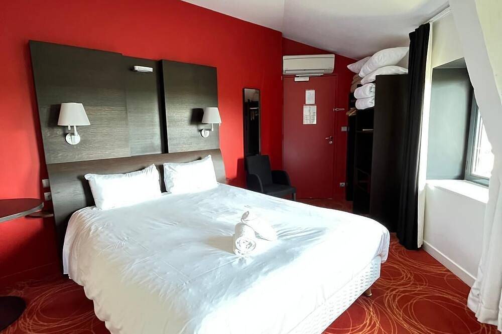 Atypical stay in a green setting, 20 minutes from Les Sables d'Olonne. in La Mothe-Achard, Loire-Tal