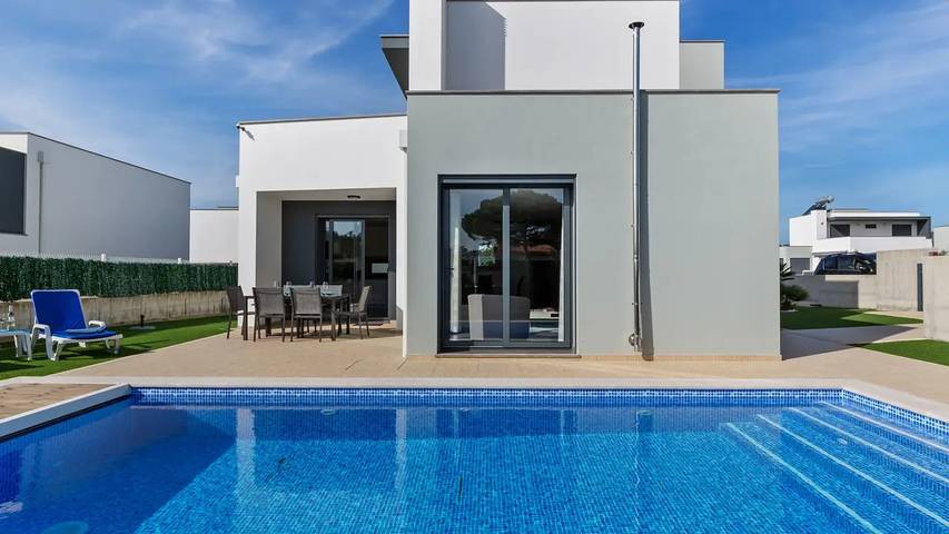 Villa para 7 pessoas, com piscina e jardim em Foz do Arelho