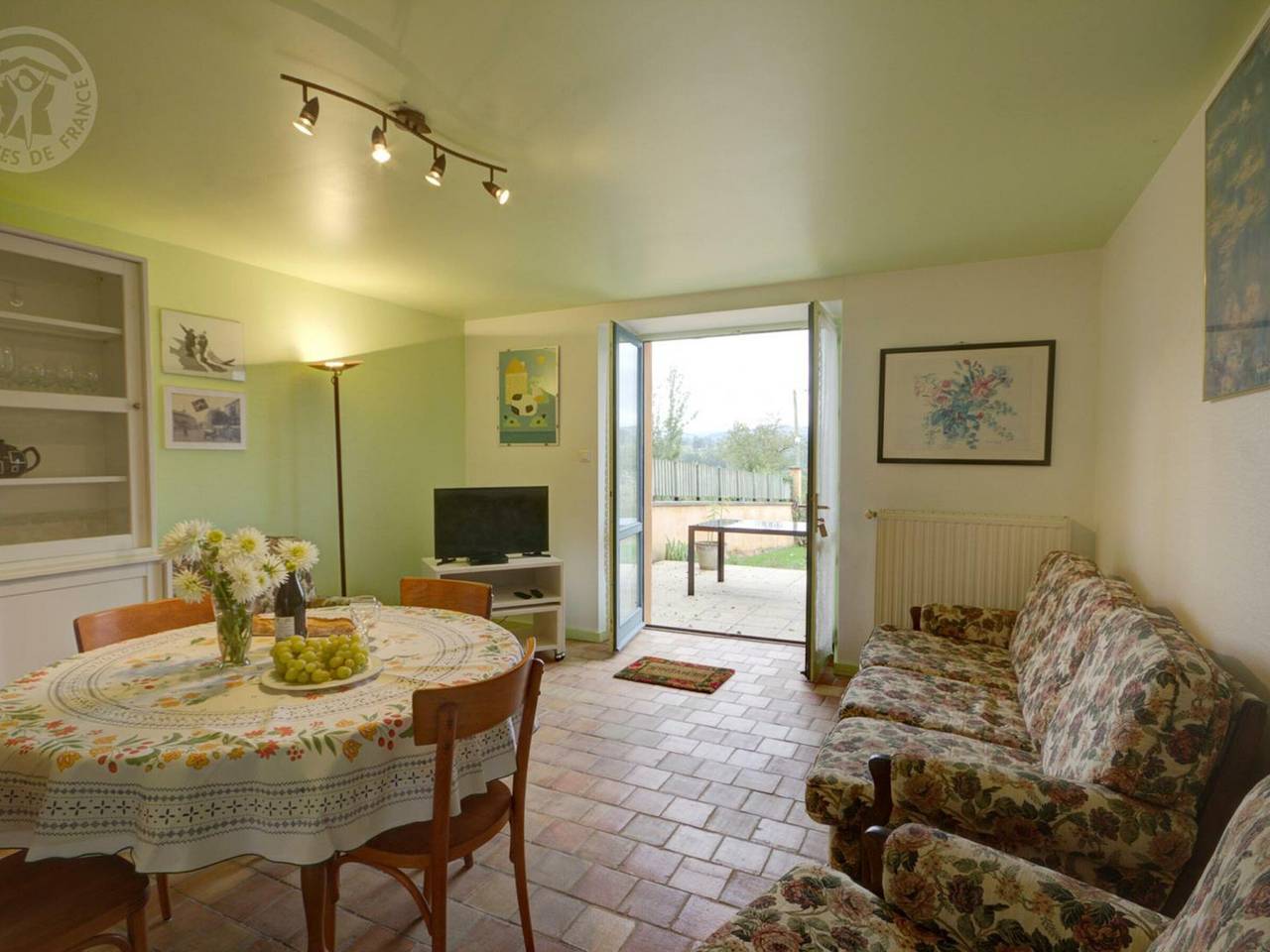 Gîte rénové à Montagny, terrasse, parking in Montagny (Loire), Région de Roanne