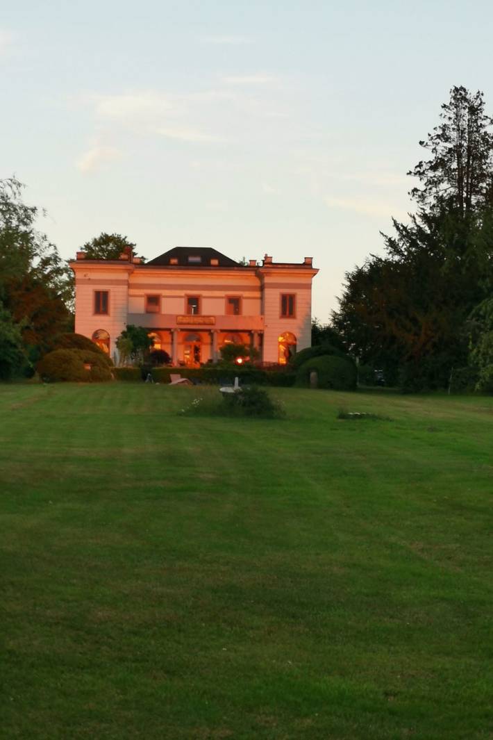 Location de vacances pour 8 personnes, avec jardin dans Cul-des-Sarts - 2