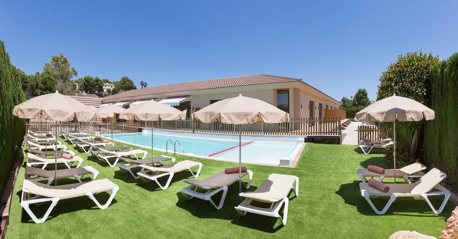 Chalet para 32 personas, con jardín y piscina en Comunidad Valenciana - 2