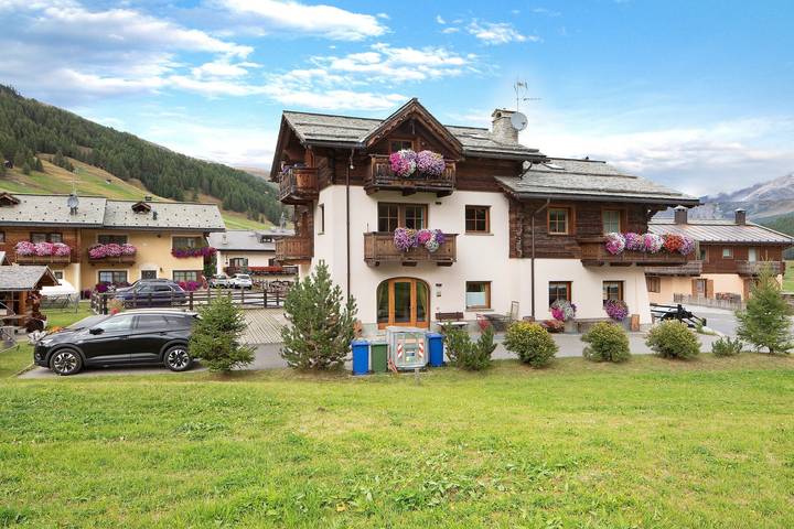 Ganze Wohnung, Ferienwohnung 'Terra Chalet Martina' mit Bergblick, Garten und WLAN in Livigno, Veltlin