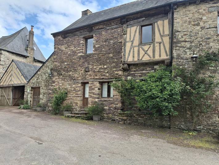 Gîte pour 4 personnes, avec jardin à Montfort-sur-Meu