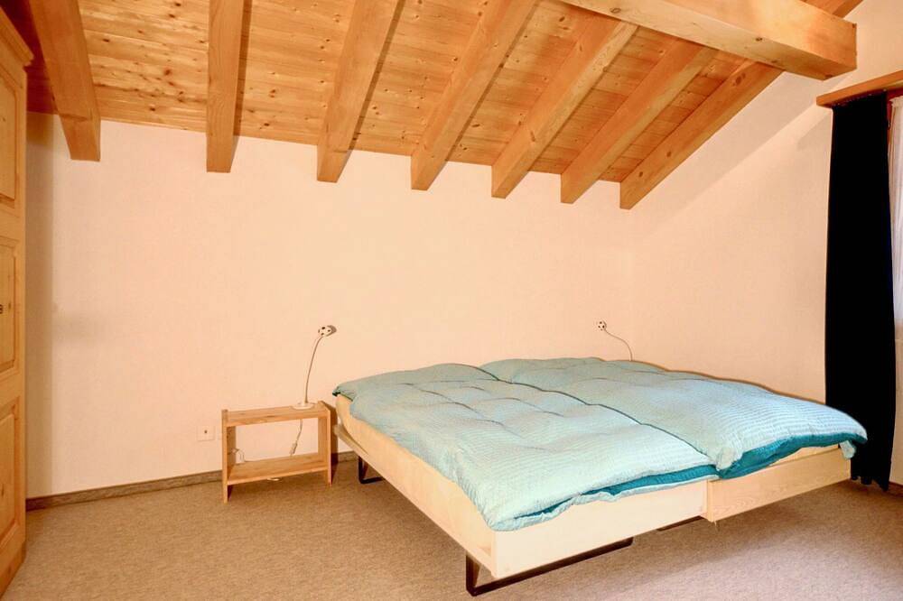 Ganze Wohnung, Tgèsa Garnetsch Zeller, (Sedrun), 170.03 in Sedrun, Tujetsch