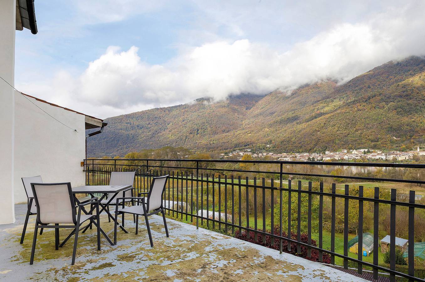 Villa 'Il Cortivo 81' con vistas al lago, Wi-Fi y aire acondicionado in Tarzo, Carnic Prealps