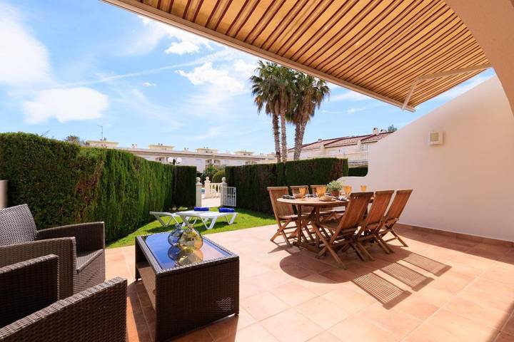 Ferienhaus für 8 Personen, mit Balkon und Terrasse sowie Garten und Pool in Miami Platja - 4