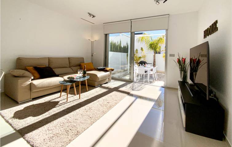 Apartamento de 130 m2 con piscina y parking, cerca de Ciudad Quesada in Rojales, Costa Blanca
