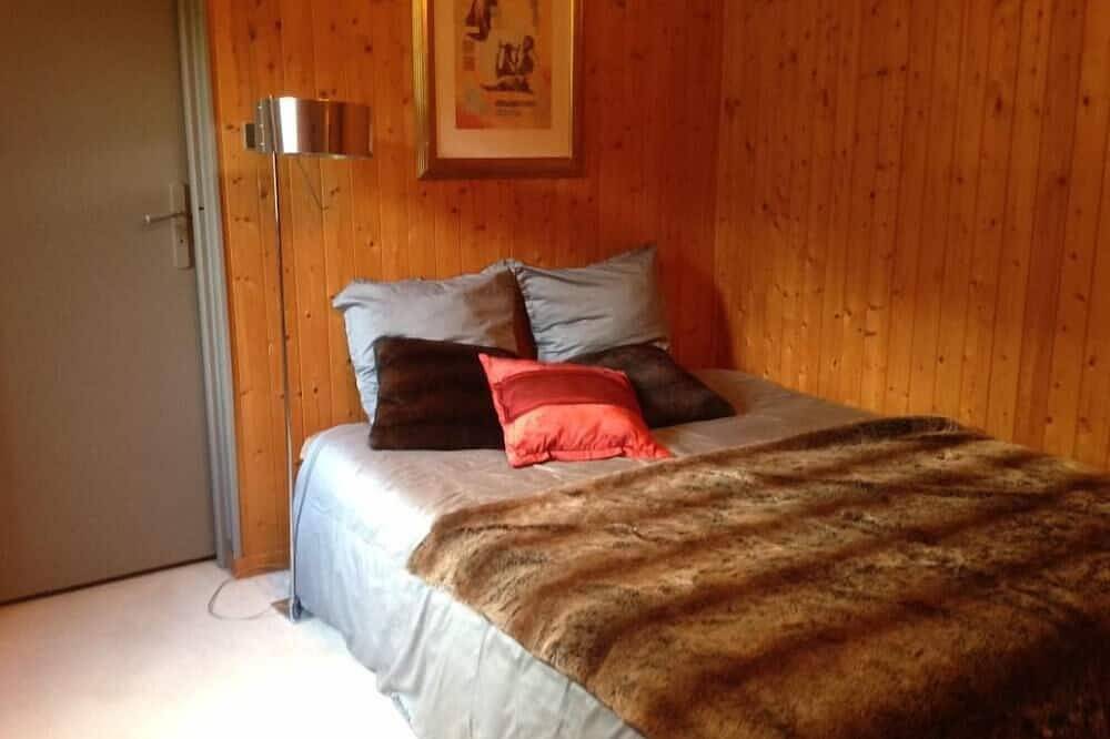 Schönes komfortables Chalet, isoliert, Höhe 900m, freie Sicht auf die Gipfel, 2 Hektar großer Park in Saint-Martin-d'Uriage, Nationalpark Écrins