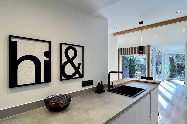 Ferienhaus für 8 Personen, mit Whirlpool und Terrasse sowie Garten und Sauna