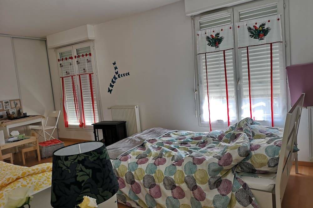 House in disneyland Paris in Bussy-Saint-Georges, Sena y Marne