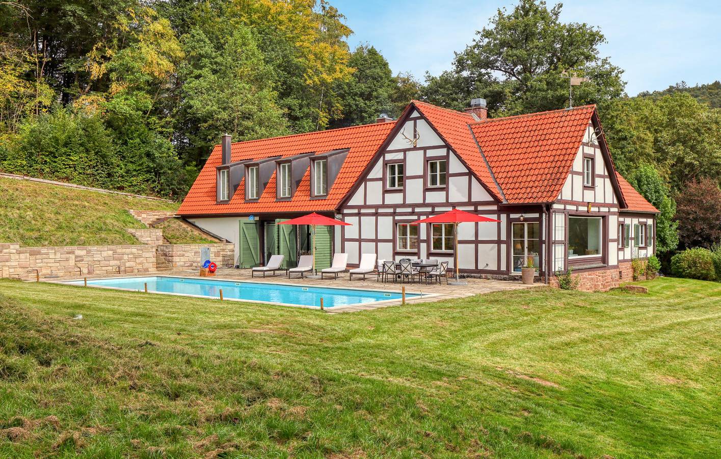 Gemütliche Wohnung mit Pool, Terrasse & Garten in Mengers in Eiterfeld, Rhön-Hessen