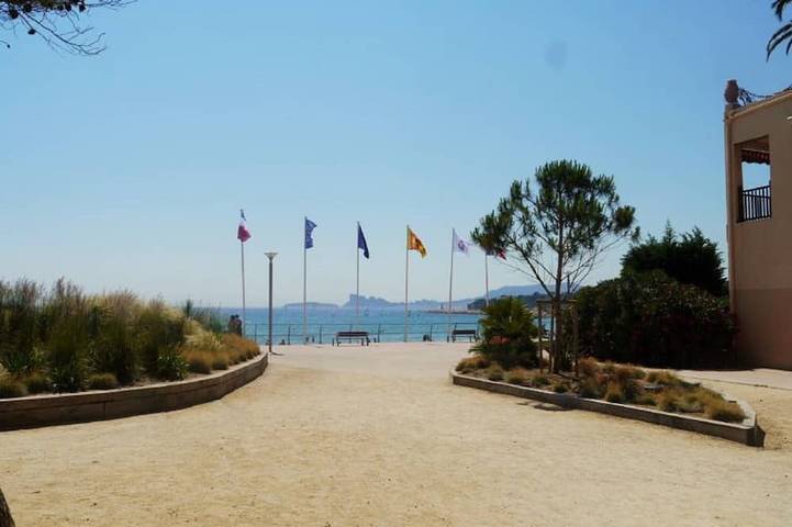 Gîte pour 5 personnes, avec jardin dans Plage de Saint-Cyr sur Mer Les Lecques