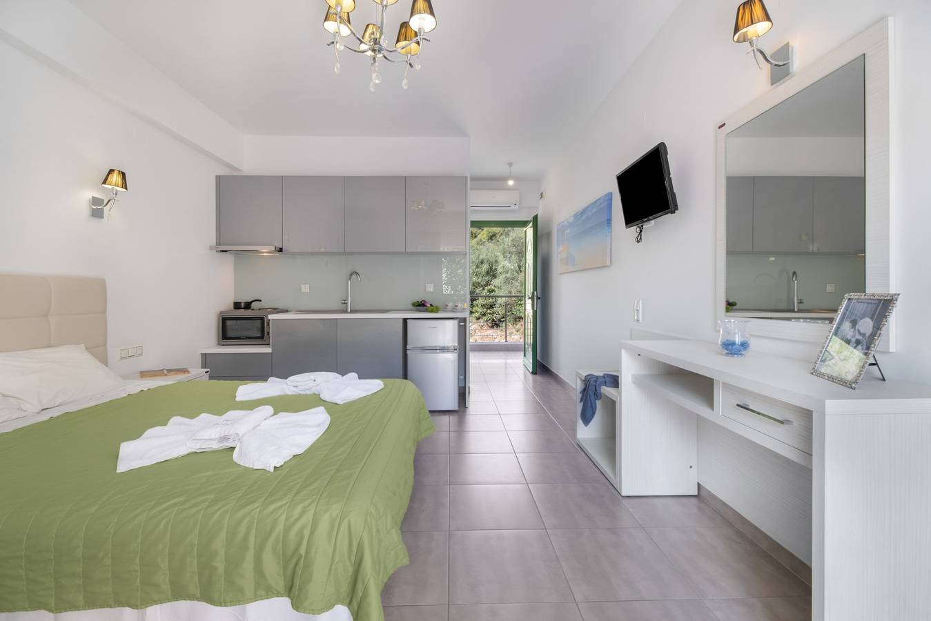 Helt studio, Studio Apartment 'Deluxe 2 Adults - C' with Shared Terrace, Wi-Fi and Air Conditioning in Anthousa, Preveza Prefektur