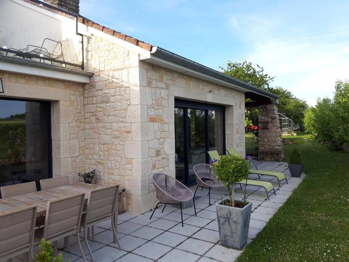 Chambre d’hôte pour 3 personnes, avec Terrasse ainsi que Jardin et Vue à Chauvency-le-Château