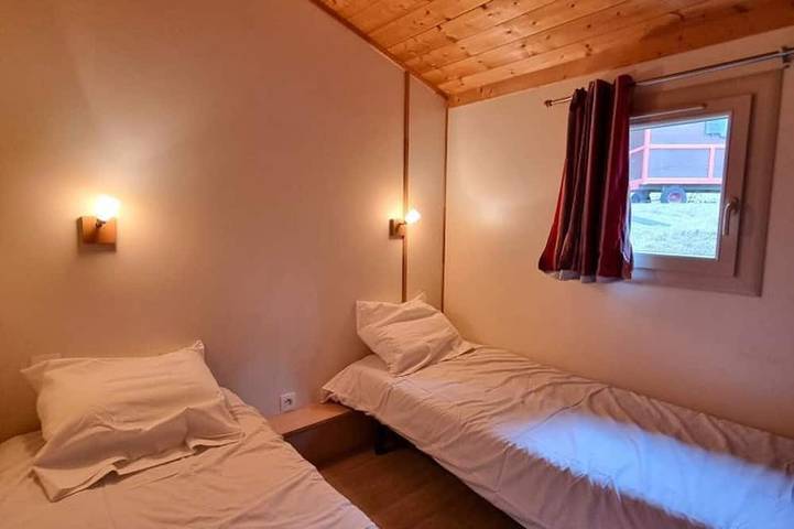 Gîte pour 6 personnes, avec jardin à Usson-en-Forez - 3