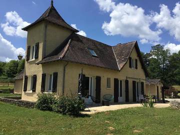 Cottage pour 2 personnes, avec vue ainsi que piscine et jardin à Milhac