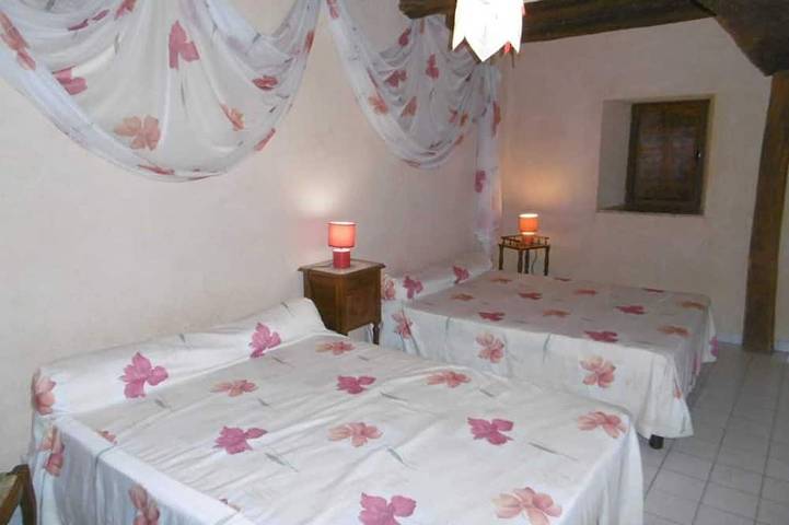 Maison familiale avec jardin clos, proche des activités et loisirs, internet inclus in Mareil-sur-Loir, Sarthe