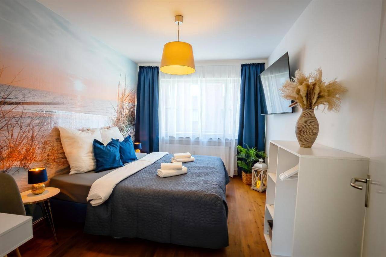 Ganze Wohnung, The Big Münster für bis zu 12, Whirlpool, Sauna, zentral, Tischfußball, Balkon, Gasgrill in Ulm, Schwaben