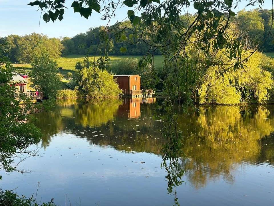 Cabanes flottantes et gîtes au fil de l'eau in Colleville, Région du Havre