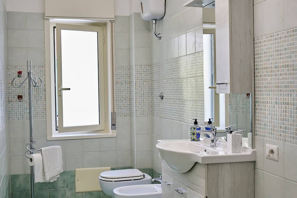 Entire apartment, Pozzuoli apartment, a stone's throw from the metro in Pozzuoli, Naples Province