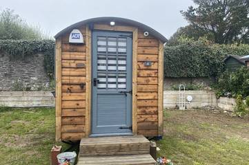 Log Cabin for 2 People in Plymouth, South Devon, Photo 4