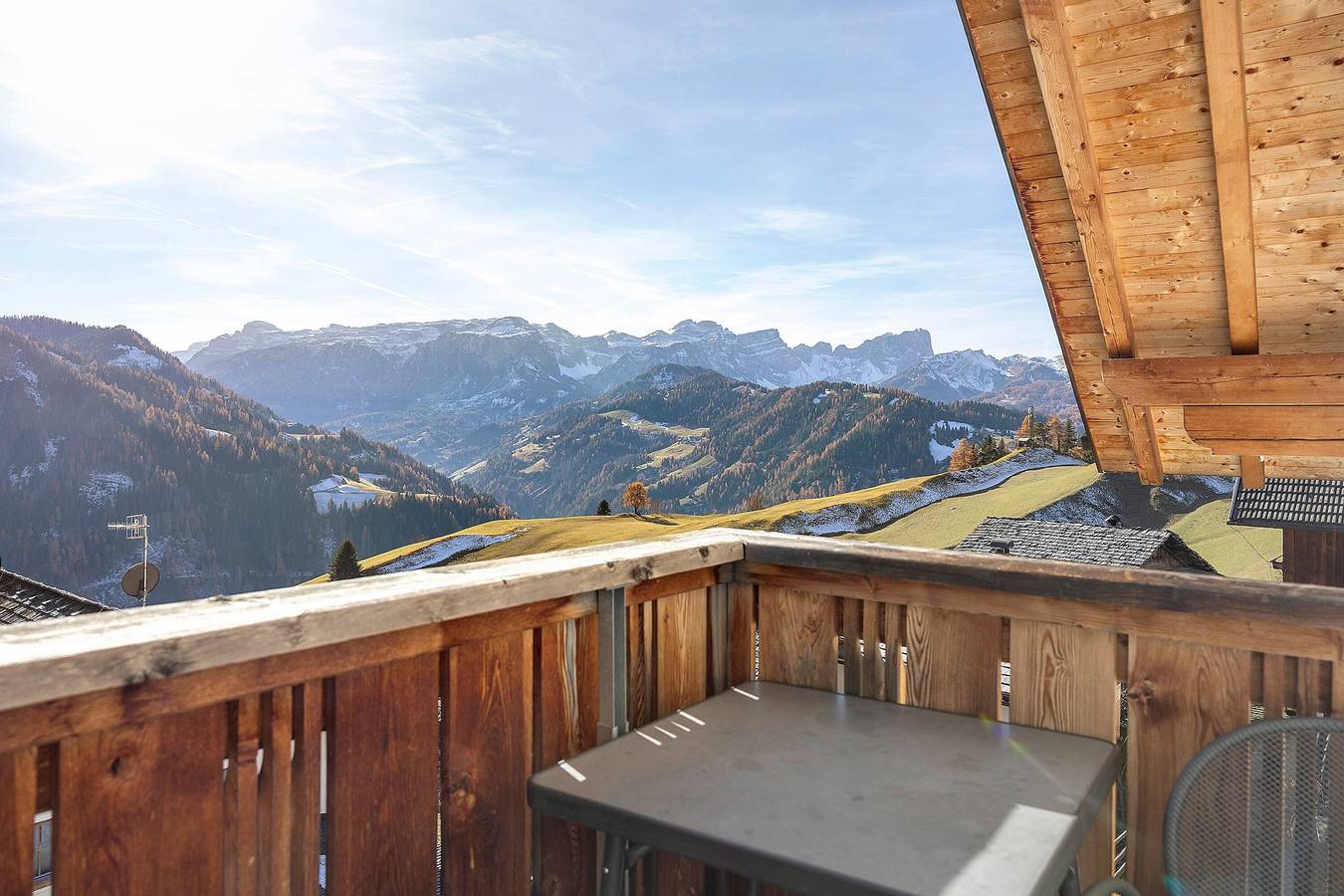 Ganze Wohnung, Apartment 'Rungghof 1' mit Bergblick, Gemeinschaftsterrasse und Wlan in Wengen (Italien), Dolomiti Superski