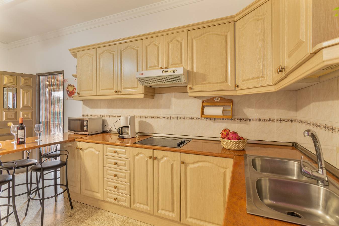 Casa Vacacional 'Vivienda 1' con Vista a la Montaña, Piscina Compartida y Terraza Privada in San Bartolomé de Tirajana, Gran Canaria Sur