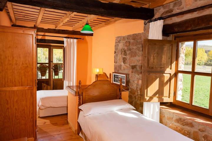 Casa rural para 12 personas, con vistas además de terraza y jardín en Montaña Palentina - 4