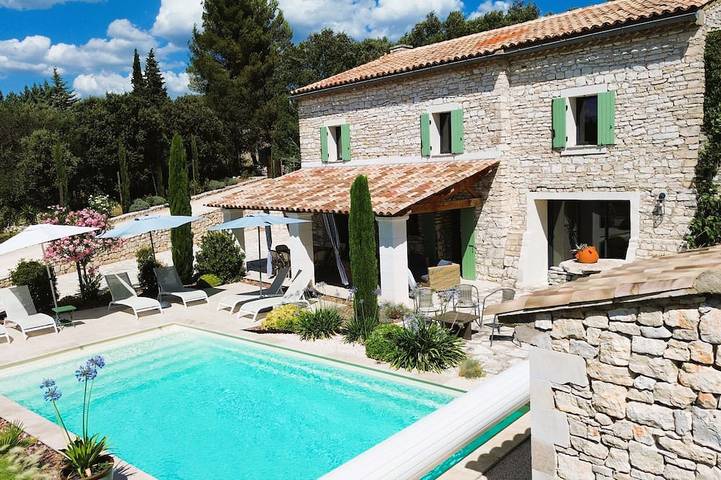 Maison d’hôte pour 10 personnes, avec Jacuzzi et Jardin à Orgnac-l'Aven
