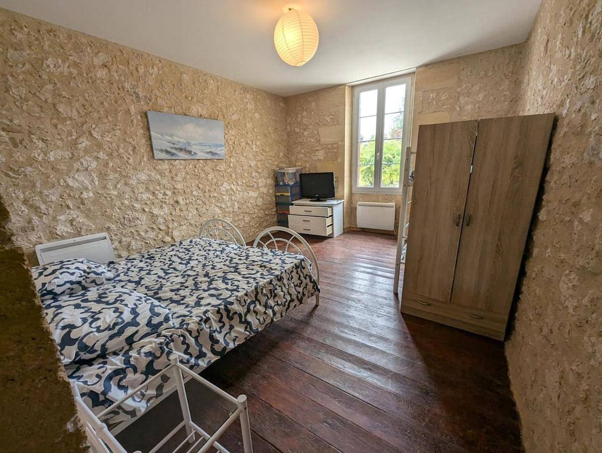 Maison de campagne 8 couchages avec piscine et lacs in Sainte-Radegonde, Région de Libourne