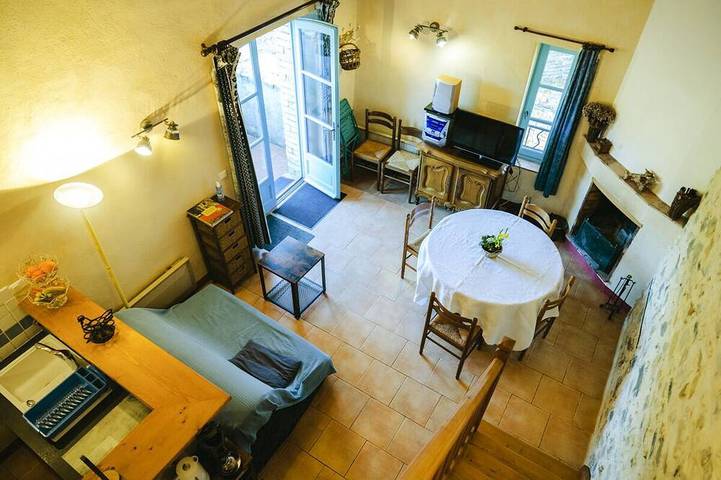 Gîte pour 6 personnes, avec jardin ainsi que piscine et jacuzzi à Fressac - 2