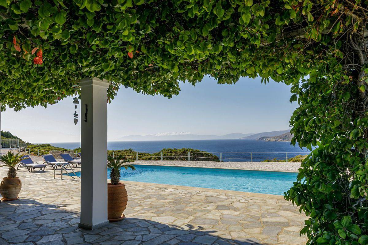 Villa per 9 persone con piscina in Agii Apostoli (Eubea), Eubea
