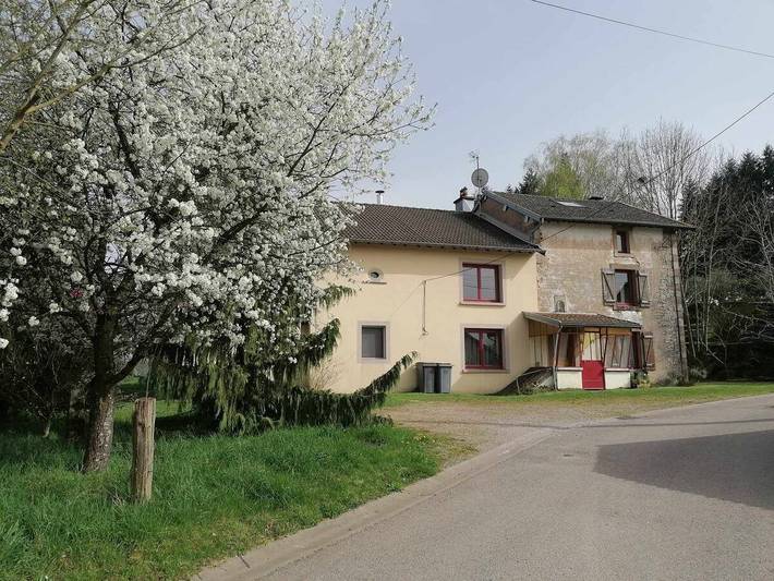Gîte pour 7 personnes, avec terrasse et jardin, animaux acceptés
