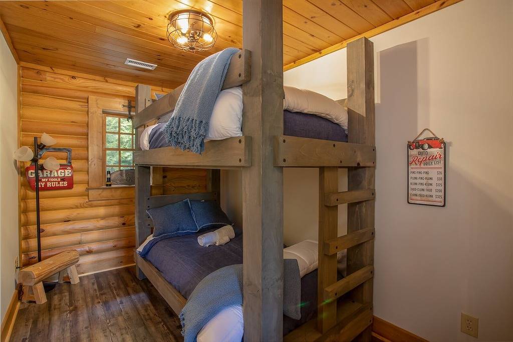 Large Cabin in Great Location in Blue Ridge Parkway, Valle Crucis