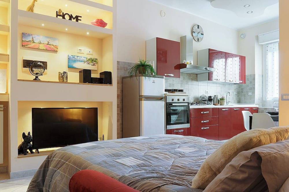 Entire apartment, Lovely two-room apartment - Milan - Rho Fiera - Wifi, Ac, Tv in Paderno Dugnano, Milan Province